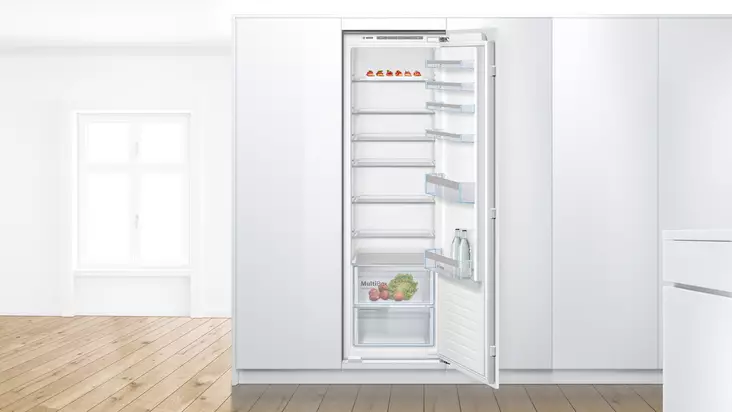 BOSCH Frigo Cooler Intégré une porte 319L - charnières plates - 178cm - F Bosch